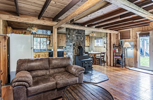 Greenwater Cabin | Riverfront Cabin w/Hot Tub : Near Mt. Rainier Sunrise entrance