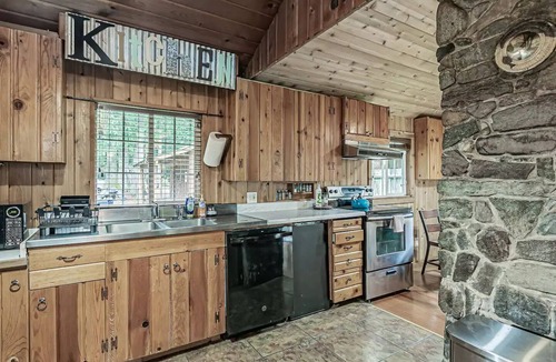 Greenwater Cabin | Riverfront Cabin w/Hot Tub : Near Mt. Rainier Sunrise entrance
