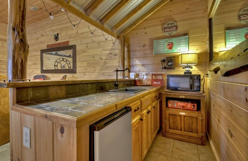 Blue Ridge Cabin | Riverfront Cabin w/Private Dock, Putting Green, Game Room! 3.5 mi 2 Blue Ridge.
