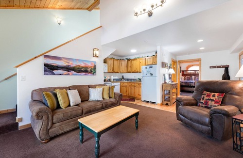 Fall River Estates Condo | Riverfront Comfort Private Hot Tub Close to RMNP