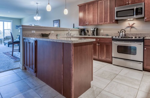 Seaside Condo | Riverfront Condo, Great Views on the Balcony, Close to Seaside Attractions