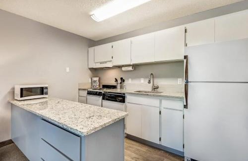Bend House | Riverfront Condo Next to Park and Downtown Bend