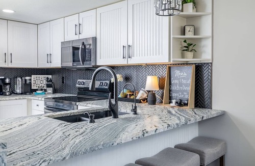 Townsend Apartment | Riverfront Condo, Super Conveniently Located!