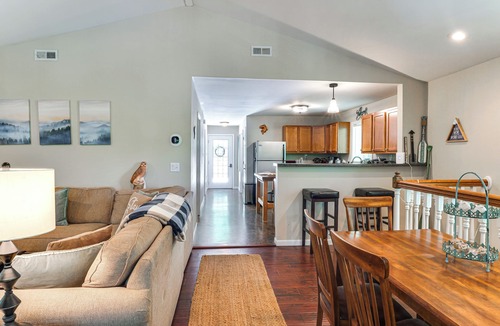 Van Buren County Cottage | Riverfront Cottage Near Rock Island State Park