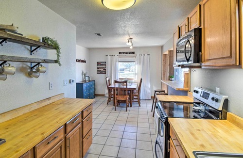 Dixon Cabin | Riverfront Dixon, Illinois, Vacation Rental!