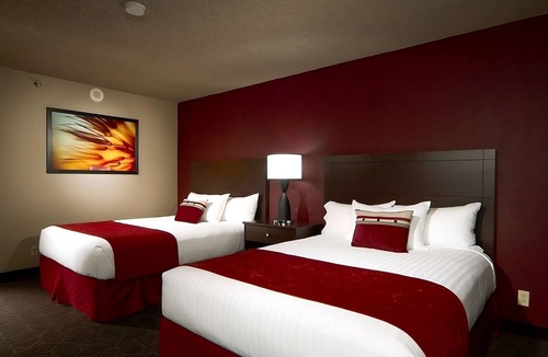 Laughlin House | Riverfront Escape! 4 Serene Units, Onsite Entertainment and 6 Restaurants!