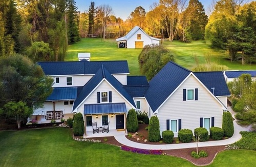 Townsend House | Riverfront Farmhouse & Barndominium. Perfect spot!