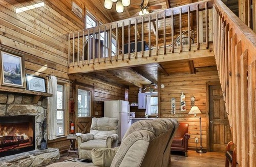 Ellijay Cabin | Riverfront flat land! Rustic, hot tub, pet friendly-fenced yard