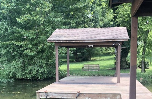 Chickamauga Lake House | Riverfront Getaway in Birchwood