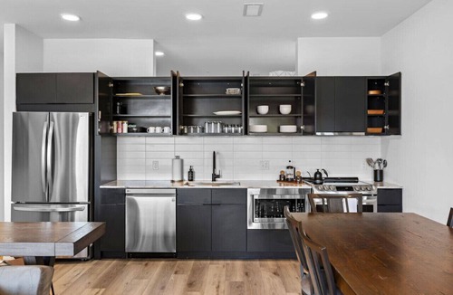 North Capitol Apartment | Riverfront Group Suite: Walk to Broadway & Titans Stadium