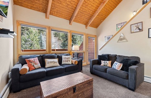 Fall River Estates Condo | Riverfront Hideaway Fireplace Close to RMNP