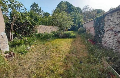 Souppes-sur-Loing House | Riverfront house 1h20 from Paris by Transilien train