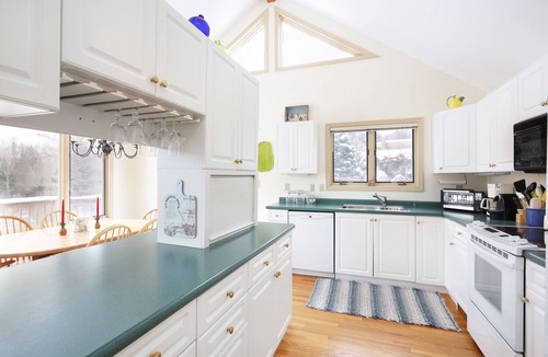 Carroll House | Riverfront Home IN Bretton Woods Ski Area RIVER ACCESS, Views, Air Conditioning