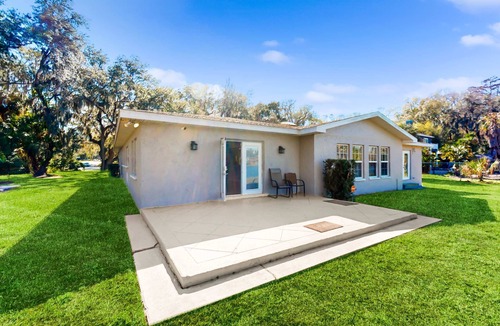 Bearss Plaza House | Riverfront home near downtown Tampa with panoramic river views streaming WD