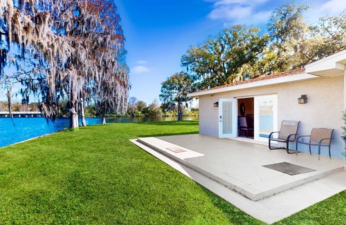 Bearss Plaza House | Riverfront home near downtown Tampa with panoramic river views streaming WD