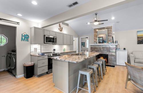 Prospect House | Riverfront Home on the Ohio River, Private Dock, Hot Tub, Sleeps 8