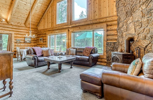 Three Rivers Cabin | Riverfront Home W/ Free WiFi, Gas Grill, Furnished Deck, & Dock for Fishing!