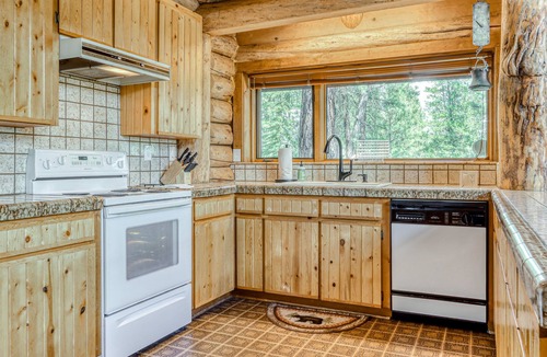 Three Rivers Cabin | Riverfront Home W/ Free WiFi, Gas Grill, Furnished Deck, & Dock for Fishing!