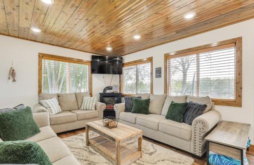 Wisconsin Dells House | Riverfront Home w/Private Dock in Wisconsin Dells