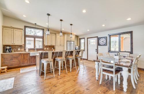 Wabasha House | Riverfront Home w/Yard Games in Wabasha!
