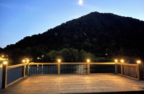 Mount Carbon House | Riverfront House, Deck Over River, Bar, Gazebo, Pets Welcome, Scenic Views, Dock