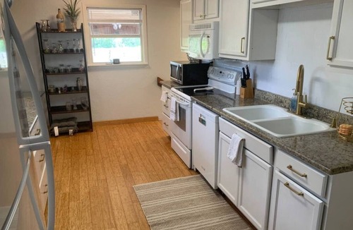 Northside House | Riverfront House With Breathtaking Views, Grill, King Bed, Near Jaguars Stadium!