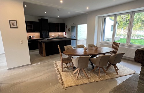Fraipont House | Riverfront house with jacuzzi and games room