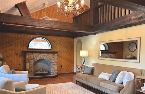 Lewistown House | Riverfront, Jacuzzi, Pellet Grill| Lazy Bass Lodge