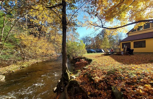 Mechanicsville House | Riverfront Jiminy Ski Lodge