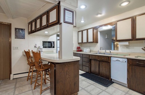 Village of Maine Ski Chalet | Riverfront - Kayaks - Game room - 15 min to Granite Peak Ski Resort