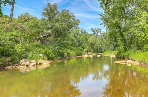 Rutherfordton House | Riverfront Lake Lure Lodge w/Fire Pit & Hot Tub!