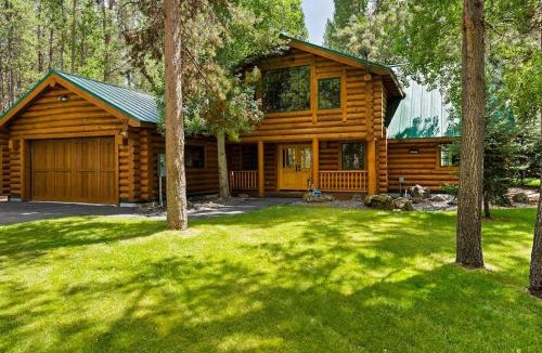 Three Rivers House | Riverfront log cabin style home with full kitchen deck washer & dryer and WIFI