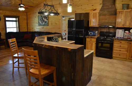 Hot Springs Cabin | Riverfront Log Cabin, Private Hot Tub, Fireplace, River Access, Universal Access