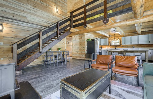 Rocker Cabin | Riverfront Montana Log Cabin w/Mountain Views!