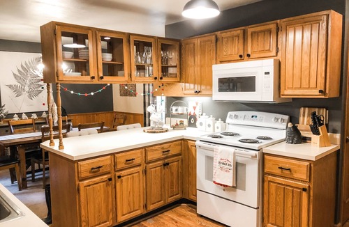 Estes Park House | Riverfront Mountain Cottage Retreat