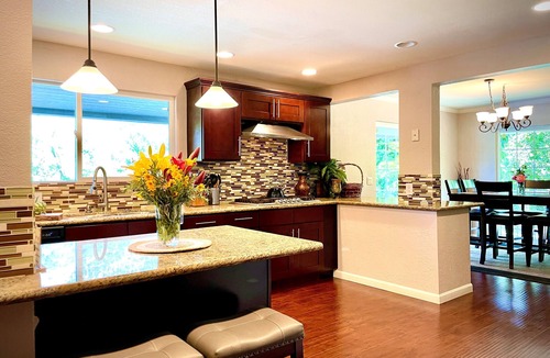 Grants Pass House | Riverfront on the Rogue! Ideal Southern Oregon location