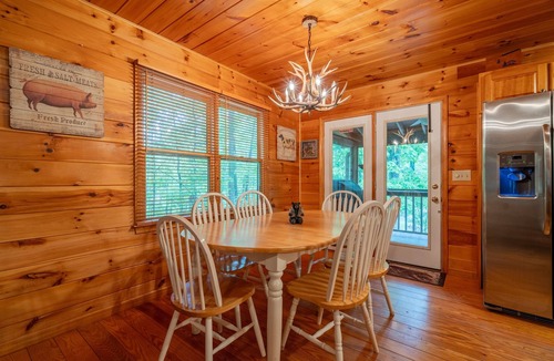 Ellijay Cabin | Riverfront Pets Fire Pit Free Night