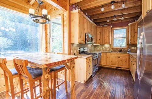La Romieu Cabin | Riverfront Premium Cabin