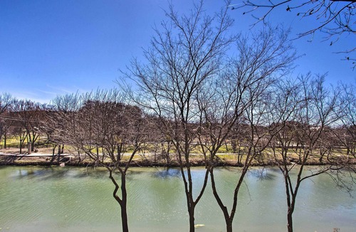 Glen Rose House | Riverfront Retreat ~ 2 Blocks to Big Rocks Park