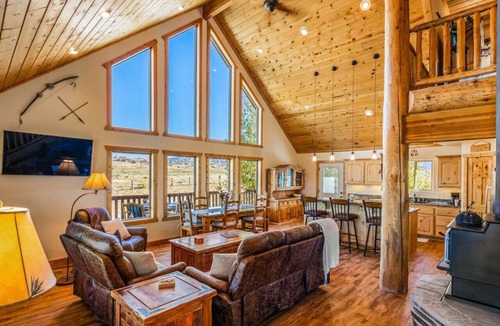Panguitch Cabin | Riverfront Retreat Near Bryce Canyon National Park