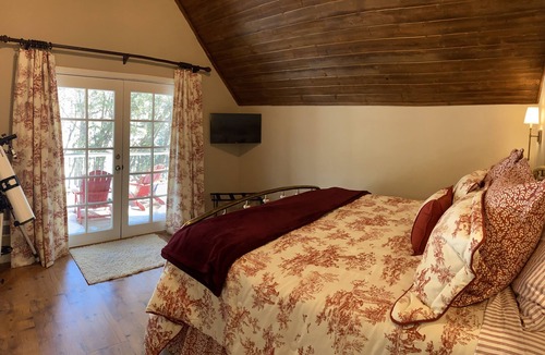 Payson Cabin | Riverfront Retreat. Year-round river in North Payson.