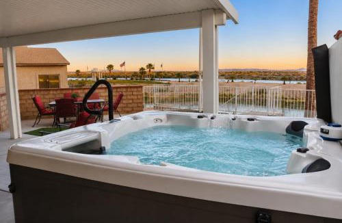 Bullhead City House | RIVERFRONT RUBY RED HOME WITH PRIVATE DOCK & View