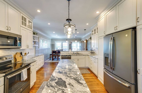 St. Clair House | Riverfront St Clair Home - Walk to Downtown!