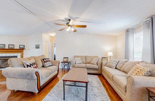 Andersonville House | Riverfront Stay Sleeps 6 Deck Firepit Water View