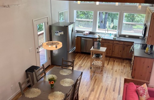 Trail House | Riverfront Stunning Open Concept 3bdrm near outdoor activities