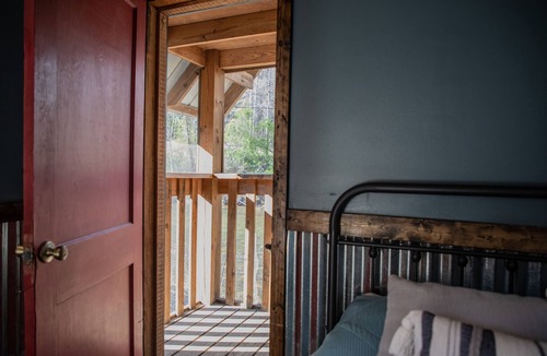 Saluda Cottage | Riverfront tiny home w/outdoor firepit. Walk to waterfalls and go flyfishing!