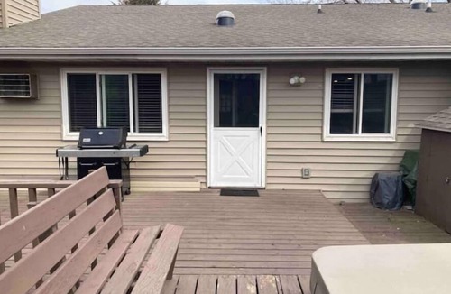 La Crosse House | Riverfront Twin Home