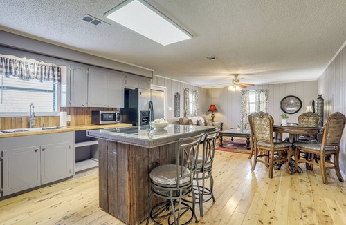 Wickliffe House | Riverfront Ventress Home w/Patio & Shared Pier