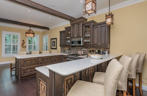 North Causeway House | Riverfront Villa 19 at New Smyrna Marina🚤 Pool, Onsite Tiki Bar and Resturant, Prime Location