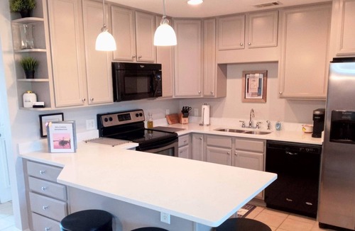 Darien Condo | RIVERFRONT VILLAGE MARSH VIEW 3 BEDROOM, 3 BATH CONDO WITH BOAT SLIP